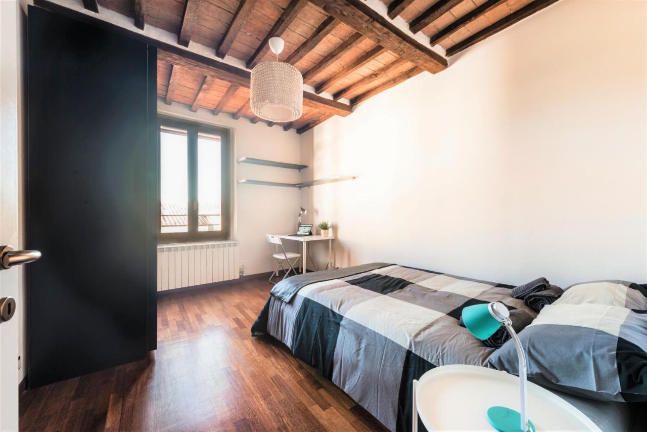 Hostly - La Pera Suite Apartment - 2 Bedrooms, Full Center بيزا المظهر الخارجي الصورة